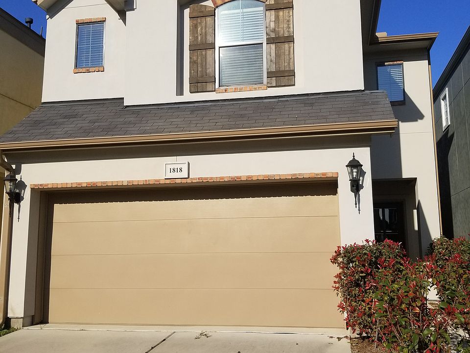 Exterior/2 car garage