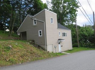 13 Market St, Putnam, CT 06260