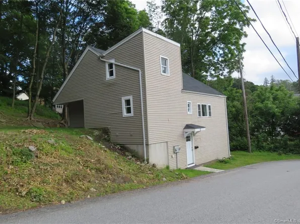 13 Market Street, Putnam, CT 06260