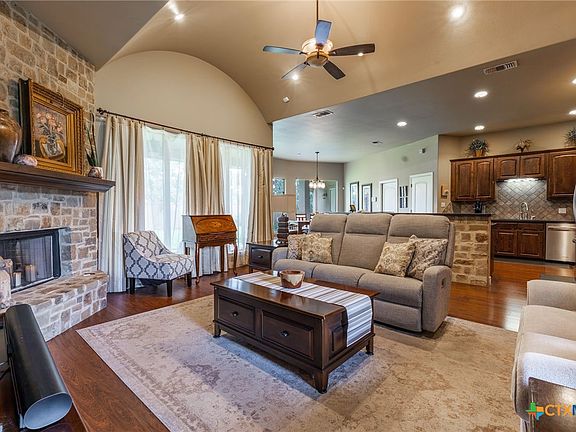 4th image of 110 Sandpiper Ln