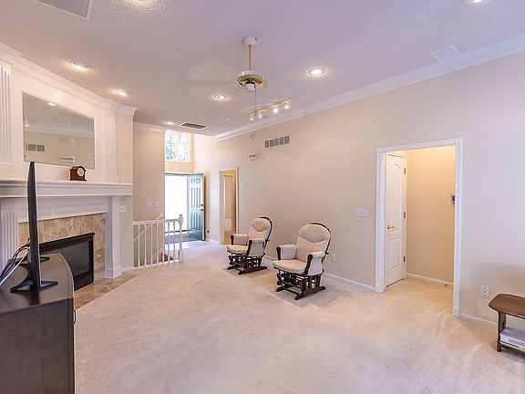 3rd image of 4453 S Davidson Dr