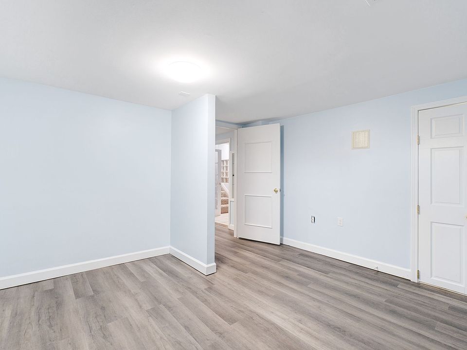 1st image of 3076 Waukegan St
