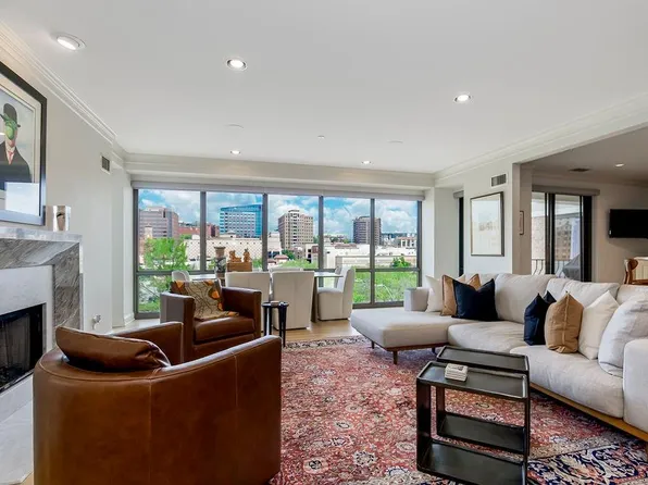 433 Ward Pkwy Unit 2N, Kansas City, MO 64112