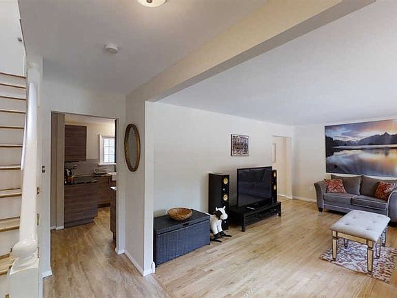 2nd image of 8 Lee Dr