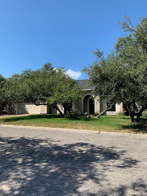 1st image of 208 Royal Oaks Dr