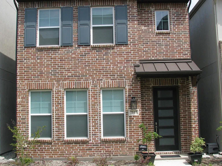 7557 Laburnam Rd — Photo 12