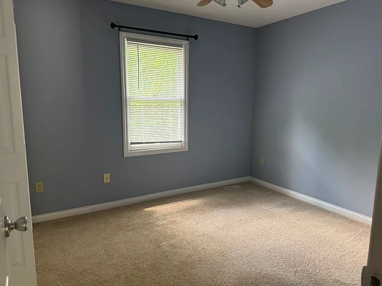678 Union Dr — Photo 29