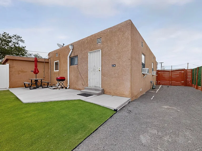 615 Quincy St NE #A & B — Photo 43