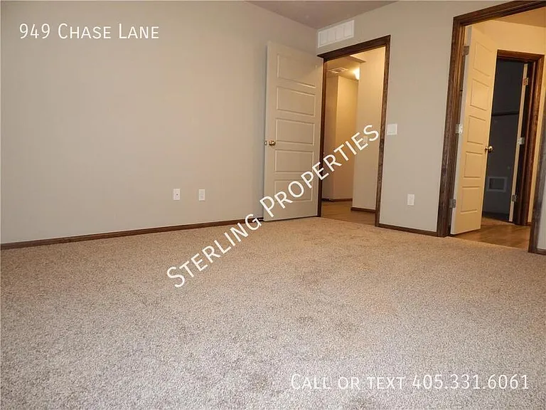 949 Chase Ln — Photo 17