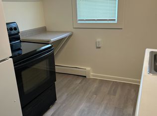 308 Pleasant St APT 8, Bennington, VT 05201