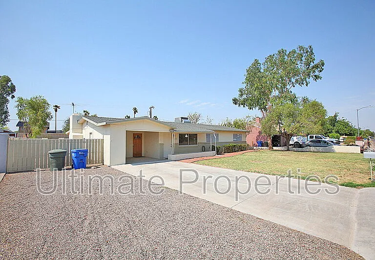 4129 E Bluefield Ave — Photo 2
