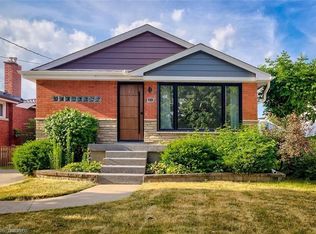 21 Nova Dr, Hamilton, ON L8T2P4