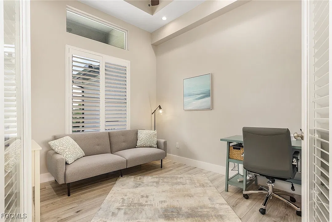 3 bed, 3.0 bath, 2140 sqft, $8,000 — Photo 3
