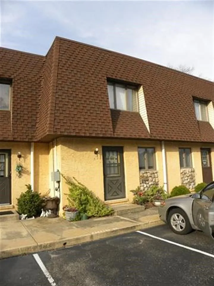 101 S 4th St #B4-9 photo 1