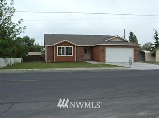 2203 Peninsula Dr, Moses Lake, WA 98837