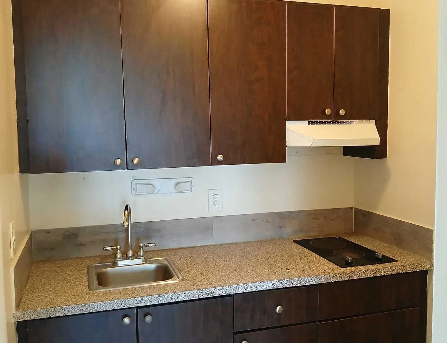Studio, 1.0 bath, 600 sqft, $1,350 — Photo 3