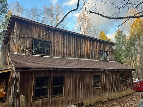 96 Rebel Dr, Hot Springs, NC 28743