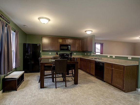 5th image of 1624 Crescent Pointe Dr SE