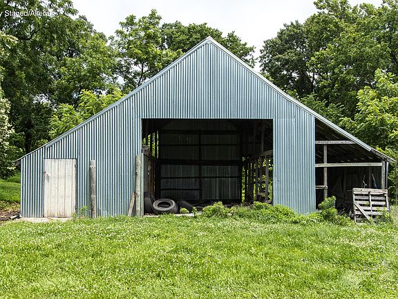 4th image of 1016 Carnell Road