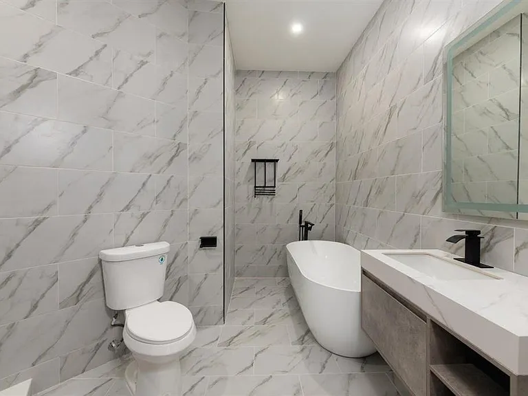 249 NW Bentley Cir — Photo 15