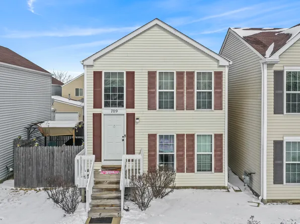 709 Four Seasons Blvd, Aurora, IL 60504