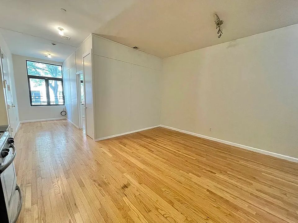1st image of 18 Goodwin Pl #1A