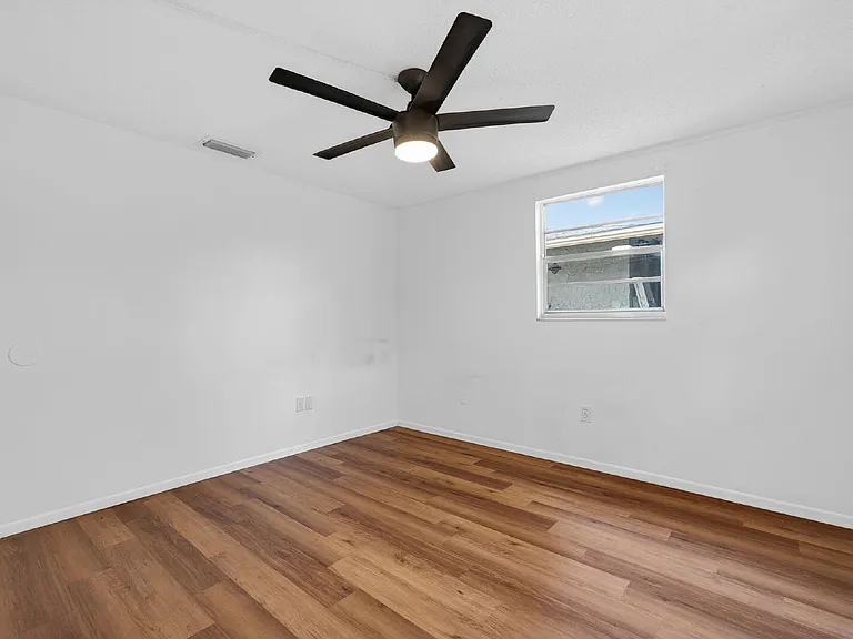 8626 Robilina Rd — Photo 38