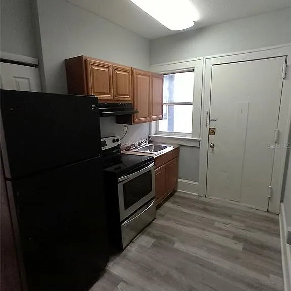 704 Cordova Dr — Photo 4