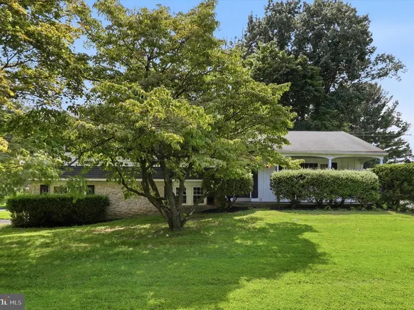 231 Tally Ho Dr, Ambler, PA 19002
