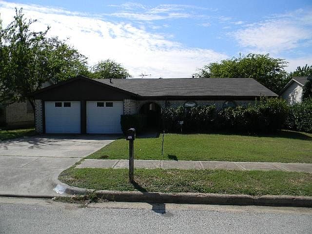 1st image of 537 Stallion Ln