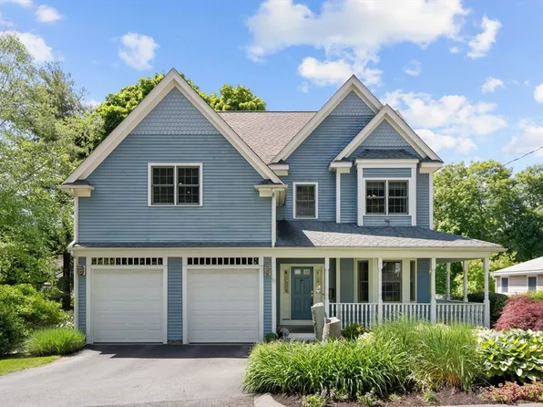 12 Hayes Ln, Lexington, MA 02420