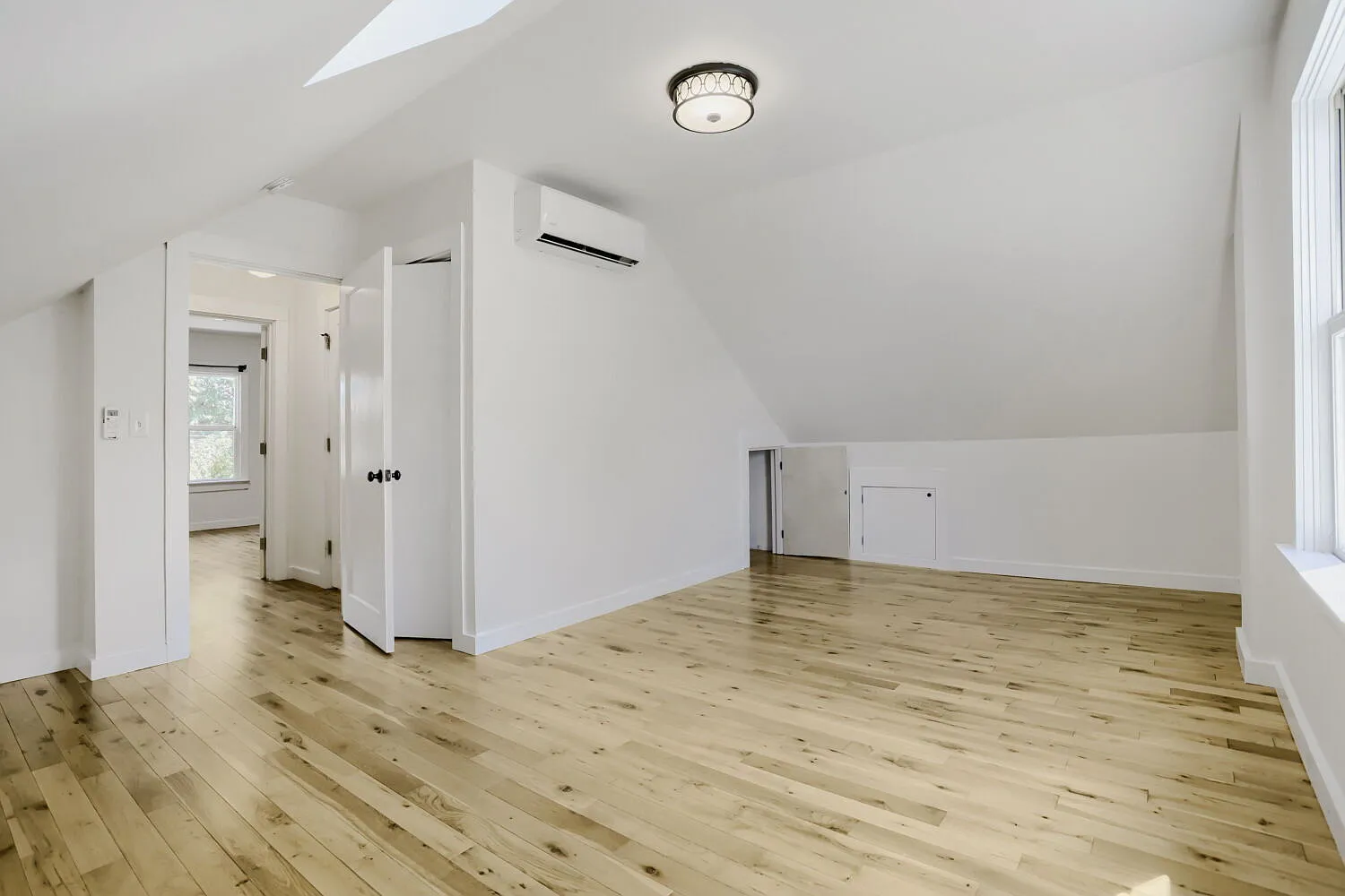 2 bed, 2.0 bath, 2262 sqft, $2,865 — Photo 3