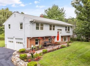 31 Valleyfield St, Lexington, MA 02421