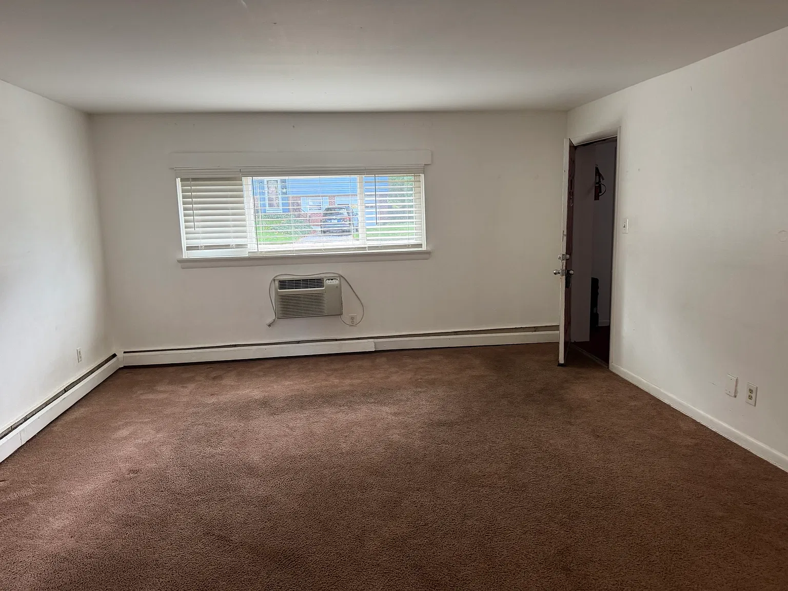 229 W Pennsylvania Ave — Photo 4