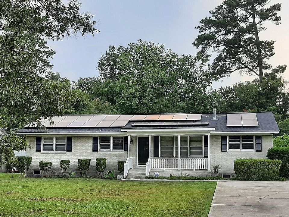 1st image of 1769 Woods Dr