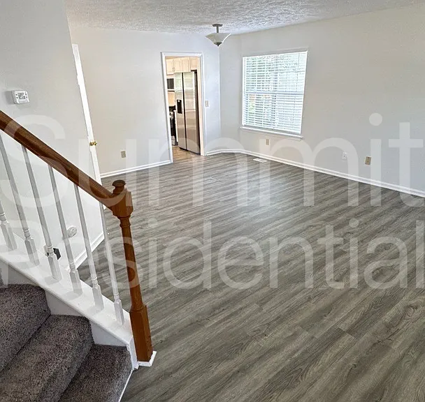 2002 Upland Dr — Photo 3