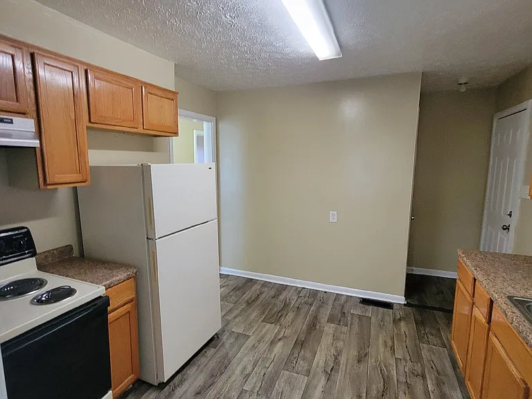 1707 N Coolidge Ave — Photo 5