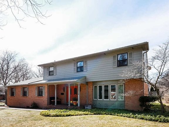 2nd image of 2215 E Shiawassee Dr SE