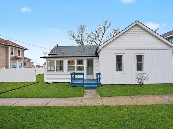 205 E Taylor St, Grant Park, IL 60940