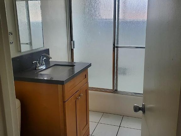 3rd image of 2320 Glendale Blvd #136