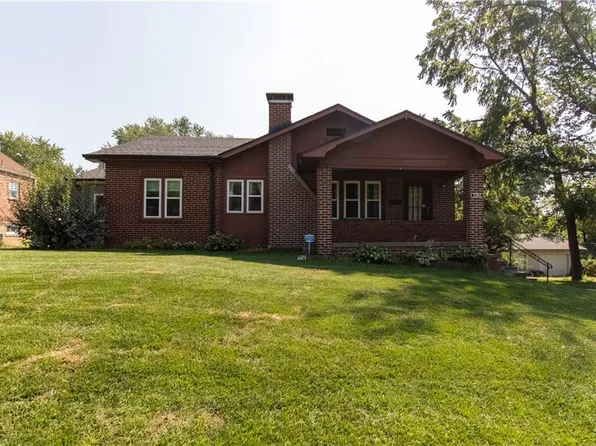 3304 Gene Field Rd, Saint Joseph, MO 64506