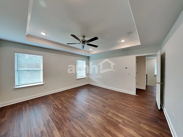 4010 Chivalry Dr — Photo 8