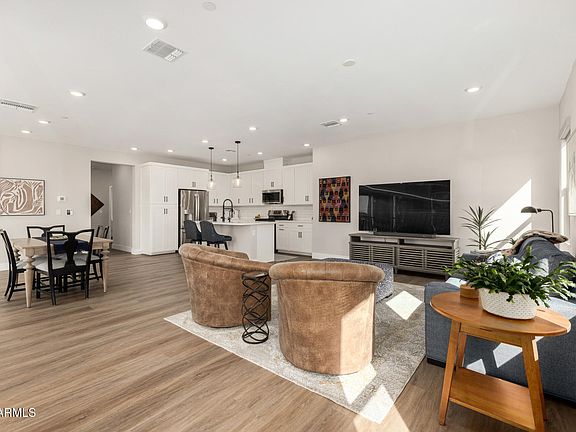 3rd image of 675 E GINKO Avenue #201