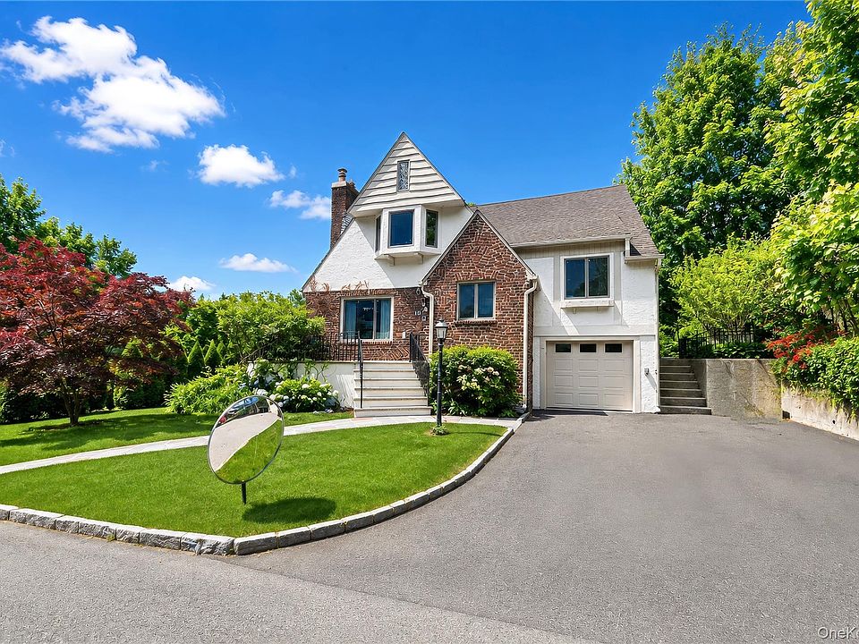 1st image of 10 Cherry Avenue