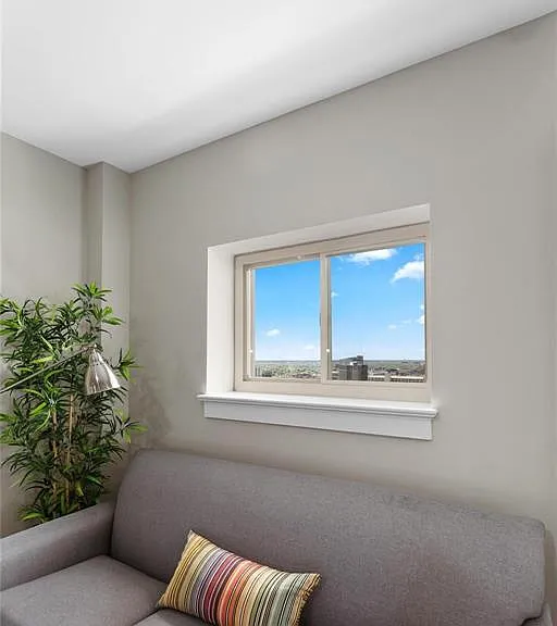 525 W Lafayette Blvd #21B — Photo 31