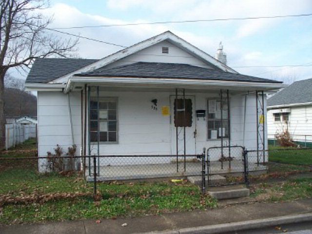 1st image of 525 Clark St