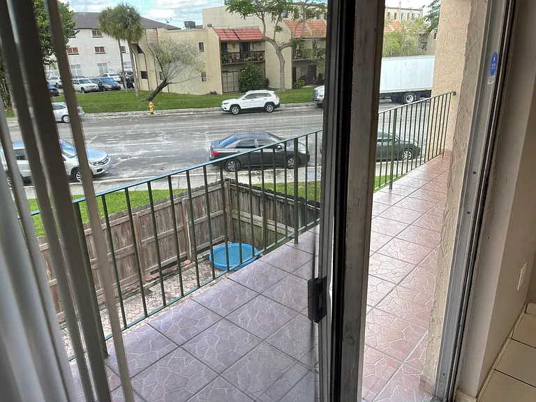 910 SW 105th Ave #100 — Photo 15