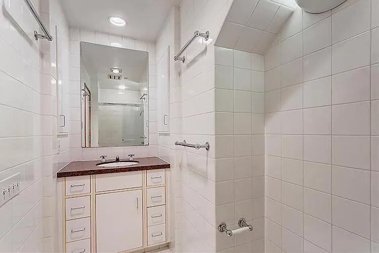 1059 Union St — Photo 13