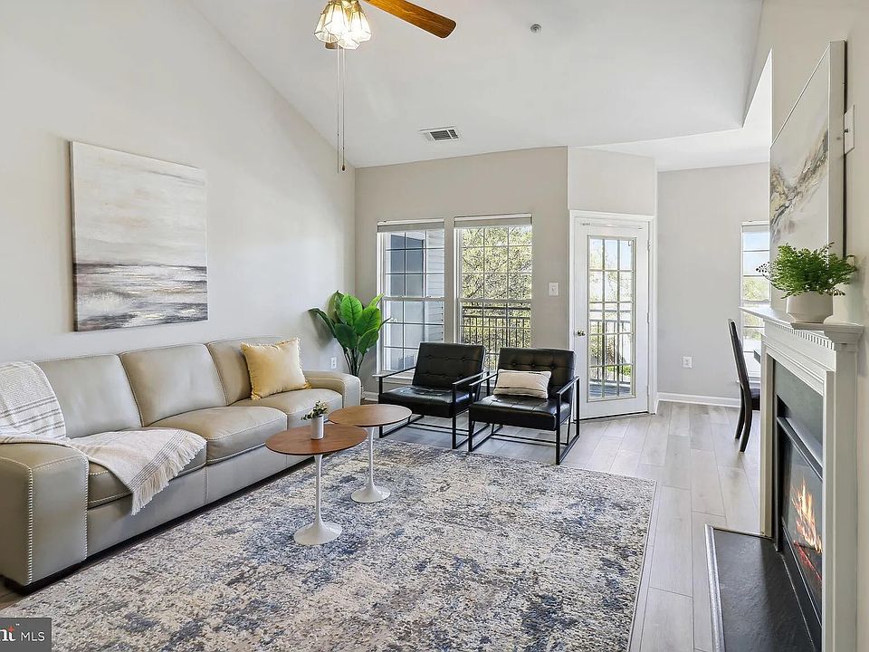 1st image of 4139 Fountainside Ln Unit 304-F