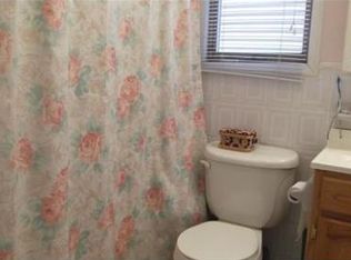 24 Henry St, Edison, NJ 08820